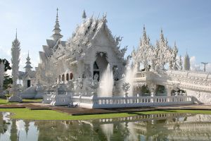 Khám phá ngôi đền Trắng kỳ ảo ở Thái Lan