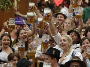 Khám phá lễ hội bia ở Đức