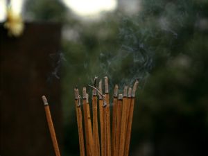 Ý nghĩa của nhang khói ngày Tết nguyên đán