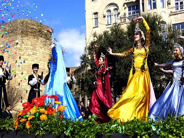 Hình ảnh sắc màu lễ hội tháng 3 trên thế giới