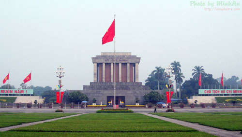 Vé máy bay đi Hà Nội viếng lăng Bác