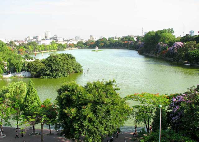 Hình ảnh mùng 8 tháng 3 hẹn hò lãng mạn ở Hà Nội