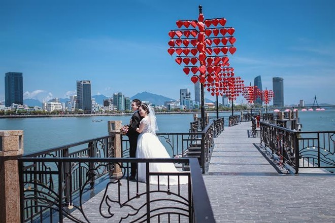 Vé máy bay đi Đà Nẵng giá rẻ