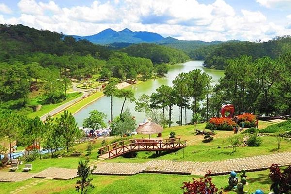 Dạo bước cùng bạn đời ở thung lũng tình yêu