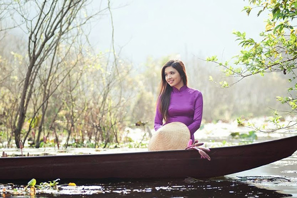 Huế mộng mơ sắc tím